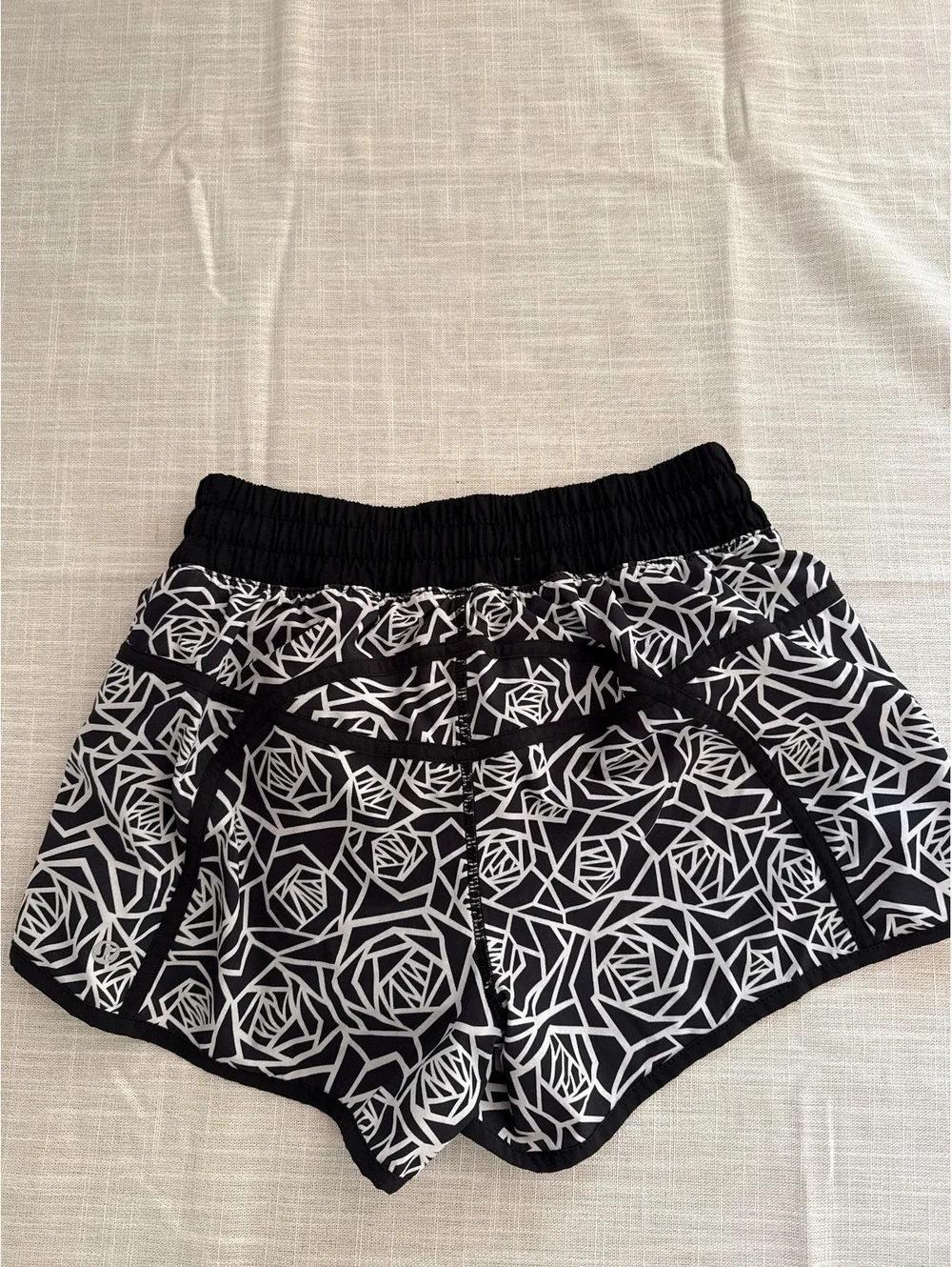Lululemon Women's Athletic Shorts Size 8 Black and White Pattern